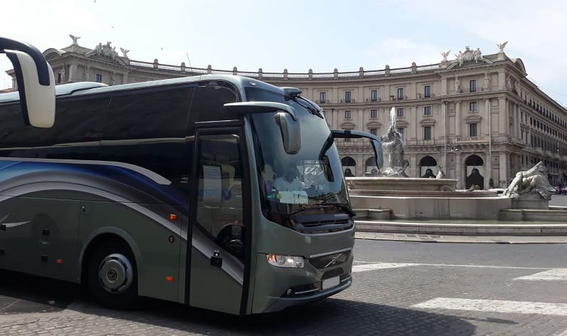 Scotland: Bus rental in Dundee in Dundee and United Kingdom